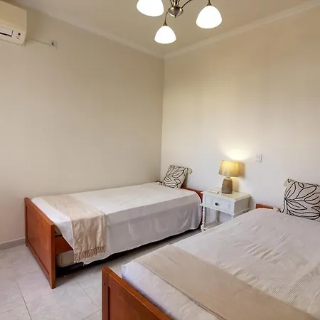 With Views アパート クアルテイラ